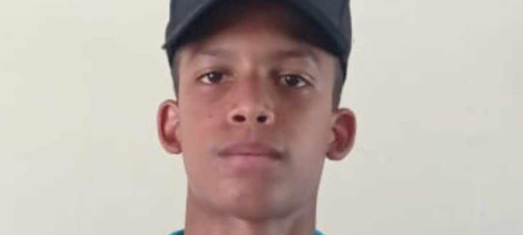 Estudiante fallece en Santiago a manos de adolescente al salir del instituto