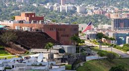 Diplomáticos de Estados Unidos viajan a Caracas para analizar la reapertura de la embajada.