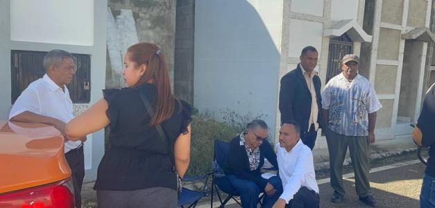 Consternación en Santiago Oeste por fatal atentado contra subdirectora de Rafey-Hombres.