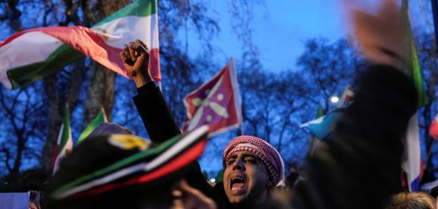 Trump ofrece ayuda de EEUU para la “libertad” de Irán durante protestas