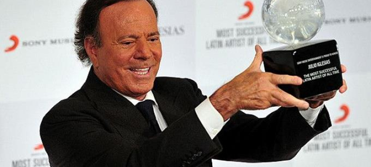 Retiro del título de Hijo Predilecto de Madrid a Julio Iglesias por acusaciones de abusos sexuales
