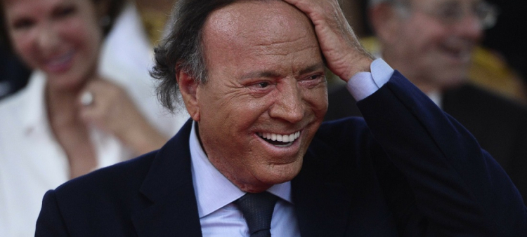 El Gobierno español insta a llevar la denuncia contra Julio Iglesias por agresión sexual hasta el final