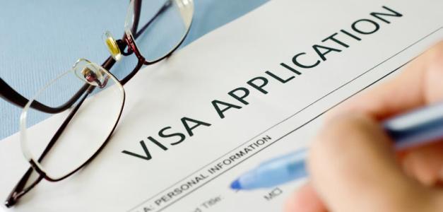 Suspensión de emisión de visas por Donald Trump para 75 países, entre ellos Colombia, Brasil y Rusia