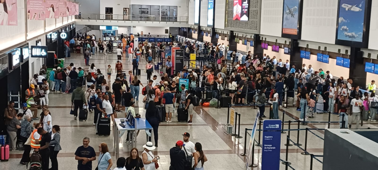 Quejas ciudadanas sobre el costo del pasaporte electrónico