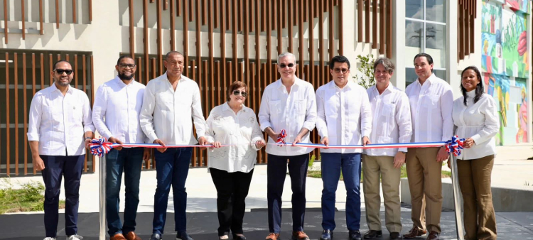 Inauguración de la Plaza Multiusos y Hotel Escuela de la UASD en El Seibo