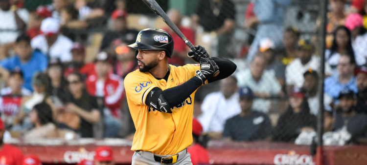 Leody Taveras y Jorge Tavárez destacan en la victoria de las Águilas sobre los Leones.
