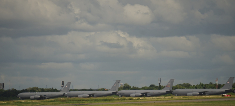 Despliegue Logístico: Aviones Militares de EE. UU. en Operación desde el AILA