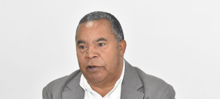 Demandan ajuste salarial para docentes jubilados.