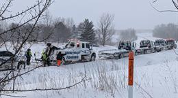 Caos en Michigan: Más de 100 vehículos chocan por tormenta de nieve
