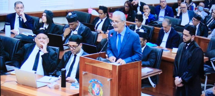 Chalas Guerrero admite culpa, restituye 20 millones y se retira acusación