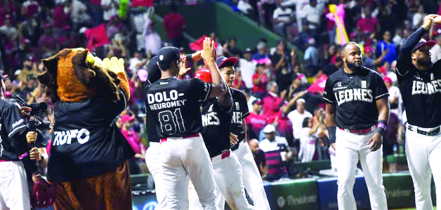 Escogido remonta y gana el primer juego de la final: los “Duros de Matar” vuelven a triunfar