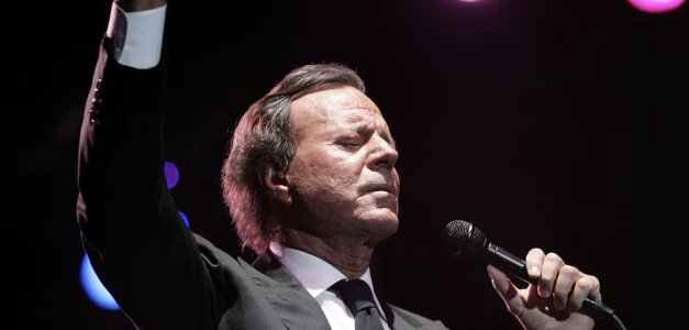 La larga historia de Julio Iglesias con República Dominicana