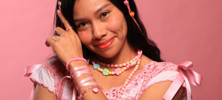 Azalea Báalam: Revitalizando el maya y náhuatl con frescura pop