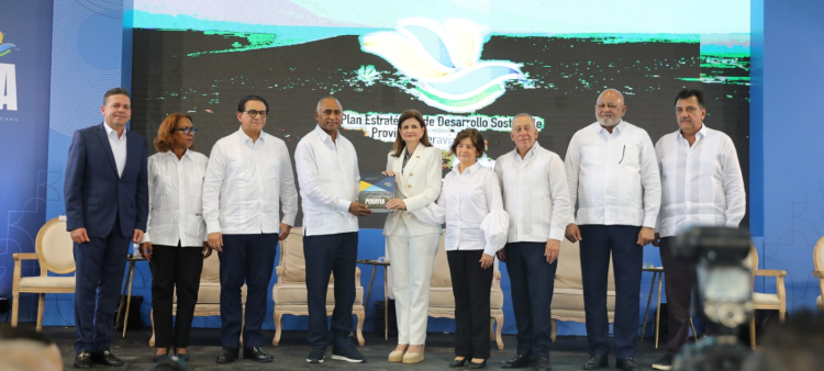 Plan de Desarrollo Sostenible de la Provincia Peravia 2025-2055 presentado en Baní