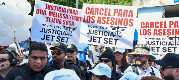 Marcha del Movimiento Justicia en el Jet Set hacia el Palacio Nacional