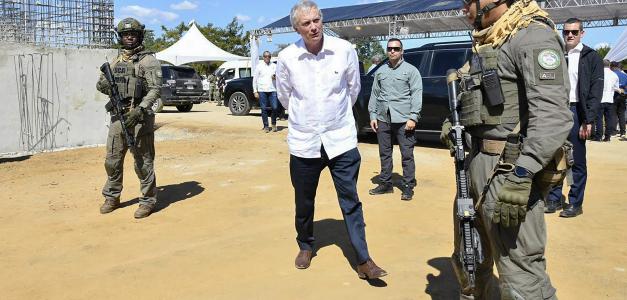 Cancelación del vuelo del presidente electo chileno desde República Dominicana con escala en Miami.