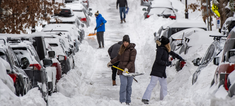 Aumentan a 21 las víctimas mortales por megatormenta invernal en Estados Unidos