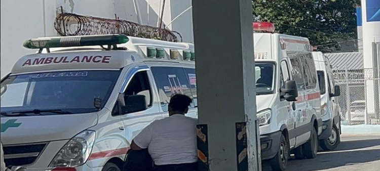 Espera de hasta 24 horas por camillas en el Hospital Cabral y Báez de Santiago