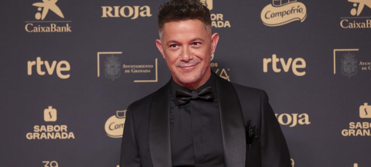 Alejandro Sanz Opina sobre Julio Iglesias: Difícil Creer en Acusaciones de Abuso