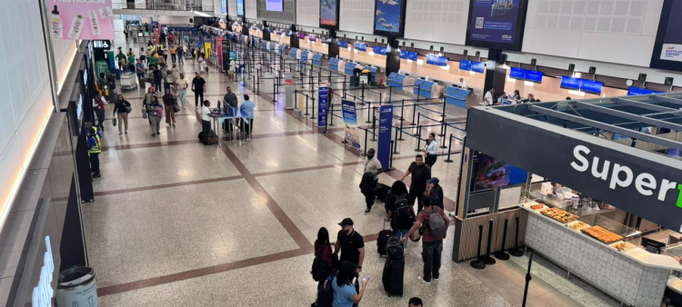 Normalización del 90% del Tráfico Aéreo entre Las Américas y Estados Unidos tras Tormenta Invernal
