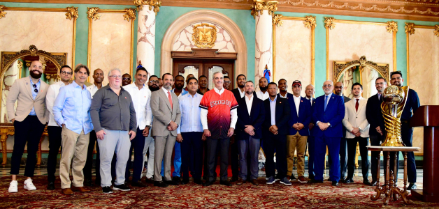 Recepción de Abinader a los bicampeones antes de su partida a México: Confianza en el Escogido.