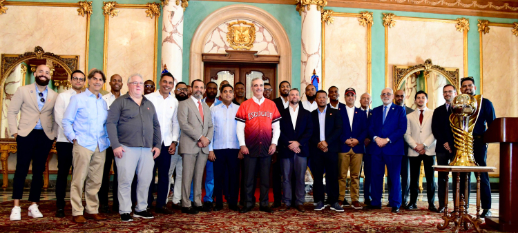 Recepción de Abinader a bicampeones antes de viaje a México: Confianza en el Escogido