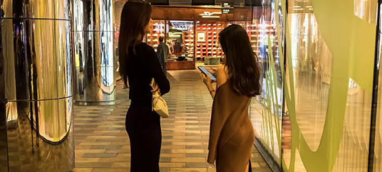 El impacto de la “madrina del sexo” en China: Un reflejo de la economía del bienestar en crecimiento