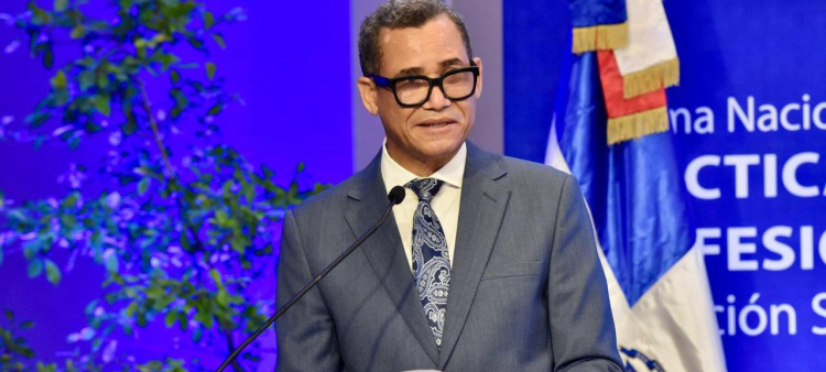 Aumento del 8% al Salario Mínimo Entra en Vigor, Anuncia Ministro de Trabajo