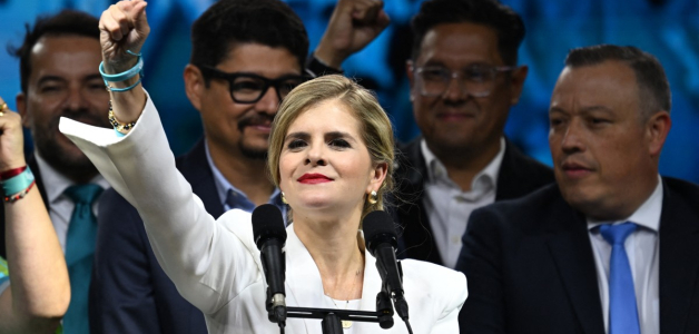 Laura Fernández se convierte en presidenta de Costa Rica, siguiendo el ejemplo de Bukele