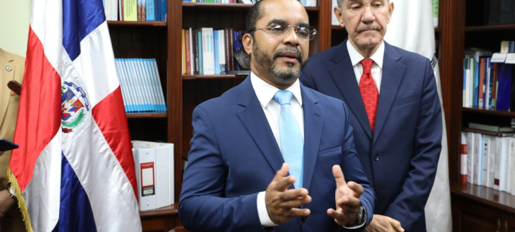 Jimmy Rosario juramentado como nuevo rector del ITLA