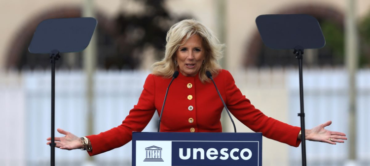 Detienen al exmarido de Jill Biden por el presunto asesinato de su esposa.