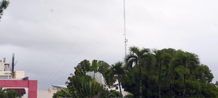 Temperaturas frescas y cielo nublado debido a sistema frontal