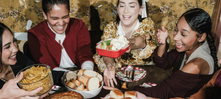 Por qué las mujeres eligen Galentine’s sobre San Valentín y cómo celebrarlo.