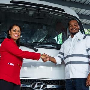 Leasing Avis y Magna proporcionan flota vehicular de más de US$2 millones a Ovando Tours