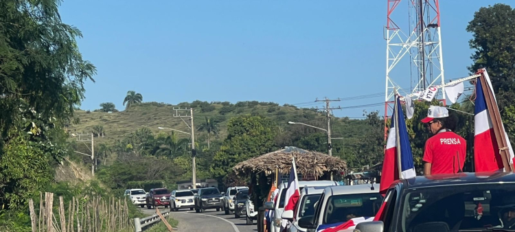 Marcha contra la explotación minera en la cordillera Septentrional: unidos por la protección del medio ambiente.