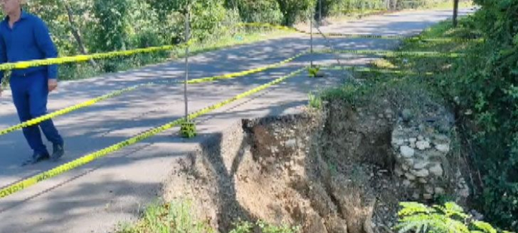 Alerta de Derrumbe en la Entrada de Villa Isabela, Puerto Plata