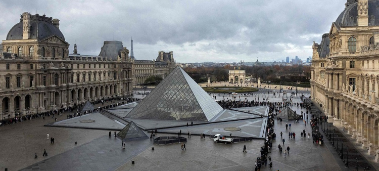 Estafa de USD$11 millones golpea al museo Louvre cuatro meses después del robo de joyas
