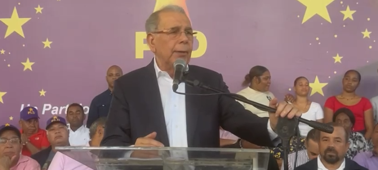 Danilo Medina demanda explicación sobre aumento presupuestario de la presa Monte Grande