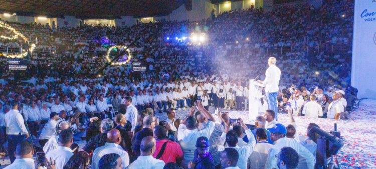 Abinader llama a la unidad y acuerdos en el PRM para el 2028