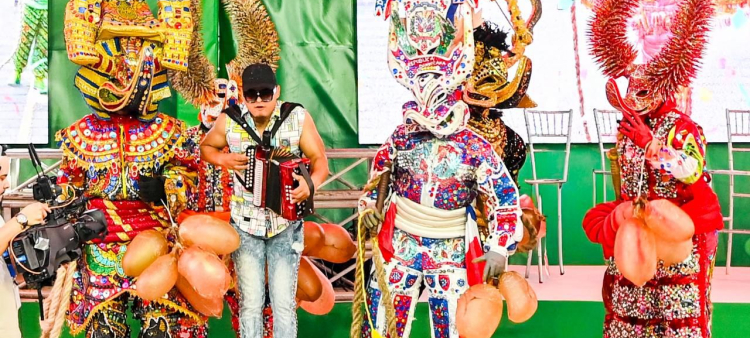 Cierre Cultural del Carnaval de Santiago: Domingo con Música y Lechón