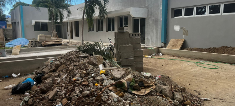 El Hospital de Guayubín Permanece en Construcción
