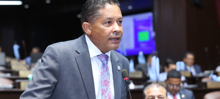 Eugenio Cedeño operado de emergencia por influenza