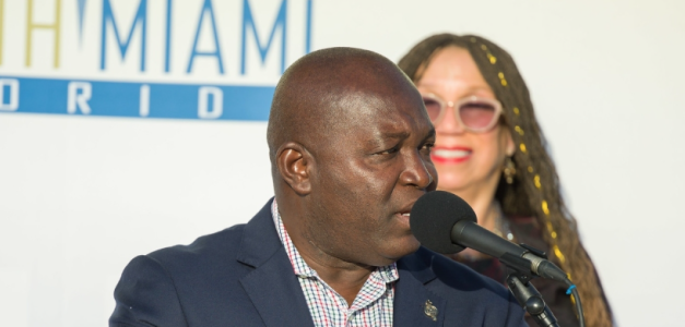 Philippe Janvier: Exalcalde haitiano de North Miami y su revocación de ciudadanía estadounidense