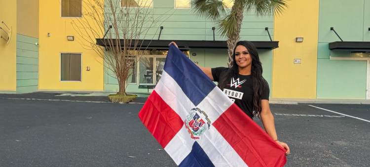Luchadora Dominicana en Prueba de WWE