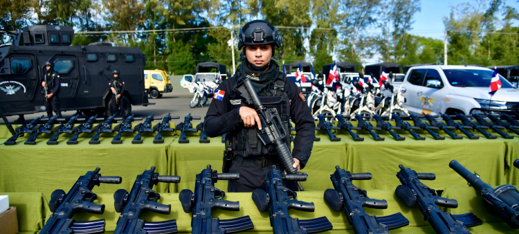 El nuevo arsenal táctico de las FFAA: armas de alto calibre y drones de largo alcance
