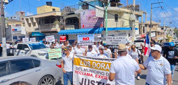 Marcha del Movimiento Justicia Jet Set en Haina para honrar a las víctimas de la tragedia.