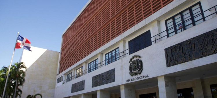 Altas tasas de ausencia de legisladores del PRM en el Congreso Nacional