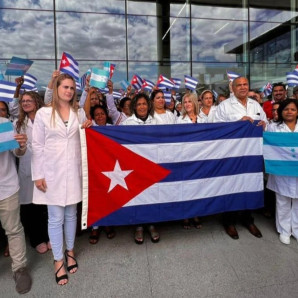 Médicos cubanos abandonan centros de salud por falta de renovación de contratos