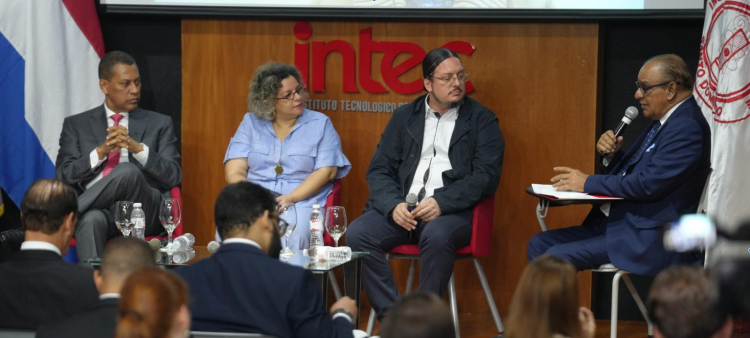 Inteligencia Artificial y Democracia: Desafíos y Perspectivas