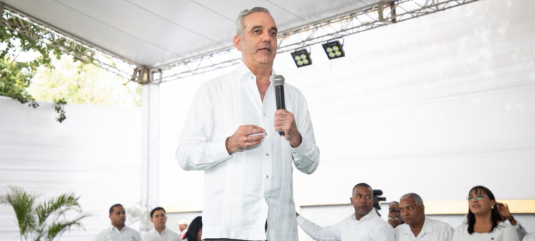 Abinader en El Valiente: Compromiso contra la corrupción en terrenos estatales